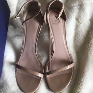 Stuart Weitzman nude patent. Size 8 1/2